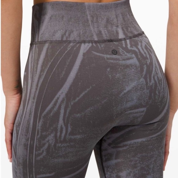 Lululemon Ebb to Street Tight Graphite Wash - Picture 5 of 11